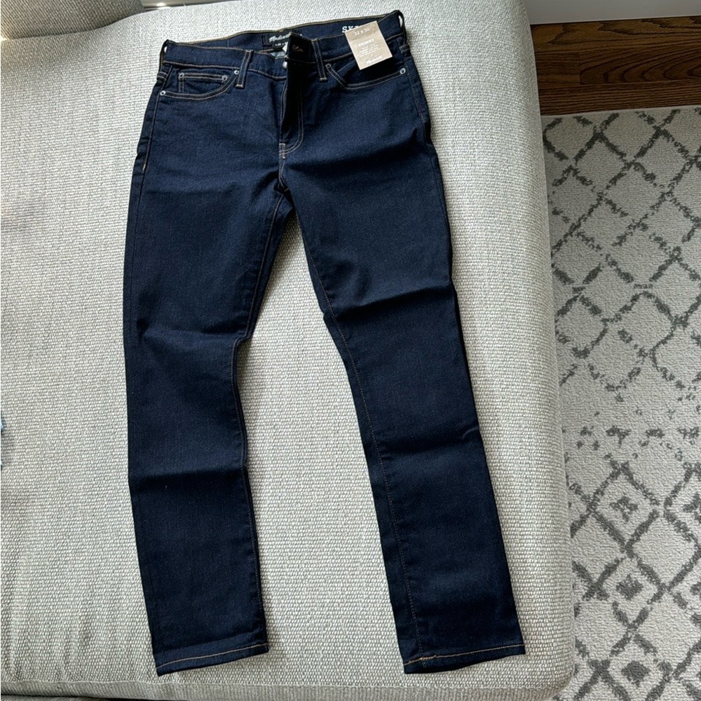 Madewell Men’s dark wash skinny jeans